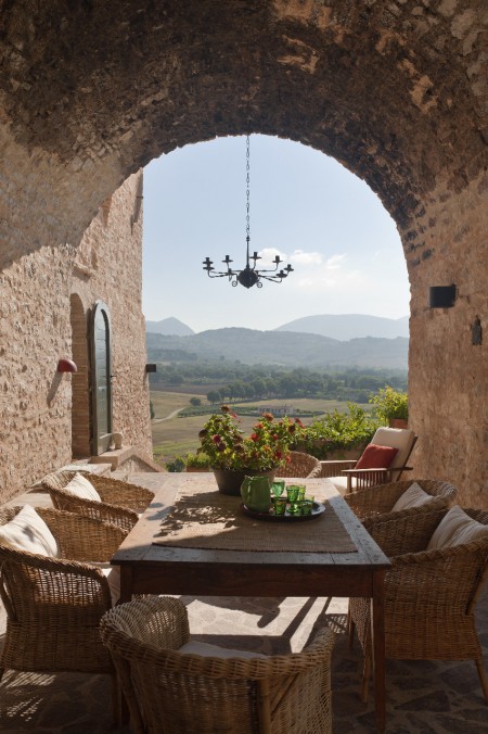 10. Outdoor dining with view of Tuscany