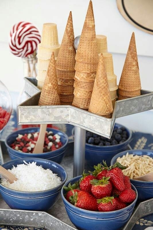 4th of July Ice Cream Bar - Independence day ideas