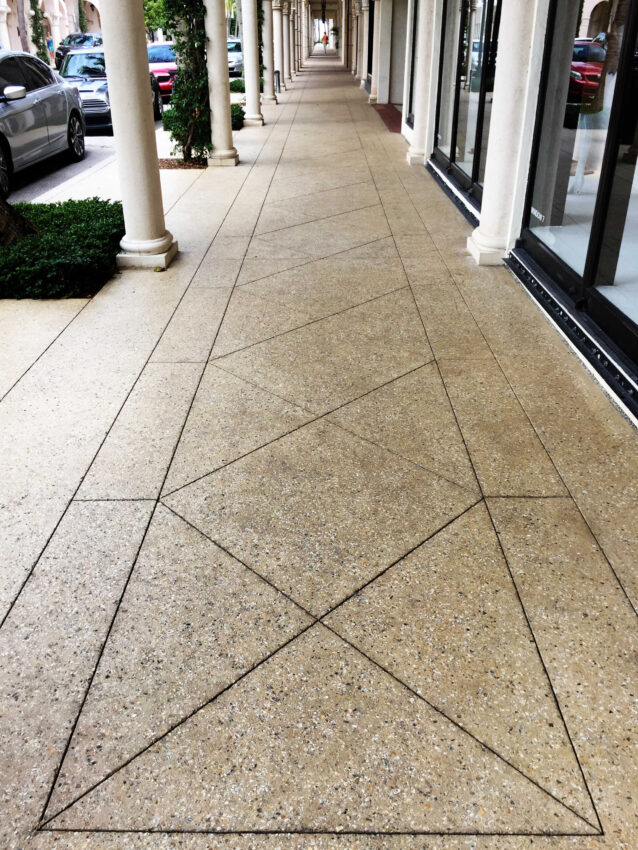 Limestone Walkway - Worth Ave - High-end shopping - Palm beach