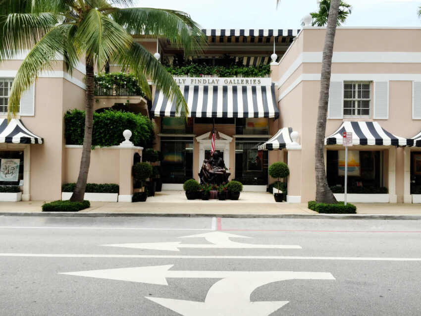 blk / white awning - worth ave - palm beach, fl - landscape design