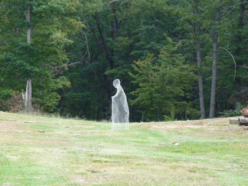 Chicken Wire Ghost - Outdoor Halloween Decor